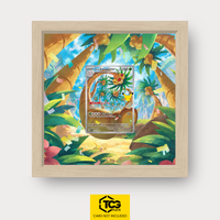 Alola-Kokowei 30C 129 Frames® in Life Oak mit UV-Schutz-Case und magnetischer Wandhalterung von TCGplate.