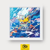 Zapdos 30C 133 Frames® in Cloud White mit UV-Schutz-Case und magnetischer Wandhalterung von TCGplate.