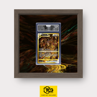 Giratina VSTAR CRZ GG69 als Extended Art Display im Echtholzrahmen mit UV-Schutz-Case und magnetischer Wandhalterung von TCGplate.