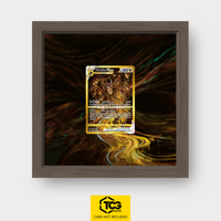 Giratina VSTAR CRZ GG69 als Extended Art Display im Echtholzrahmen mit UV-Schutz-Case und magnetischer Wandhalterung von TCGplate.