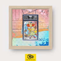 Fynx MEP 059 als Extended Art Display im Echtholzrahmen mit UV-Schutz-Case und magnetischer Wandhalterung von TCGplate.