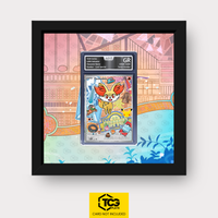 Fynx MEP 059 als Extended Art Display im Echtholzrahmen mit UV-Schutz-Case und magnetischer Wandhalterung von TCGplate.