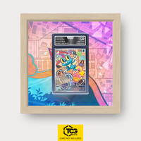 Froxy MEP 060 als Extended Art Display im Echtholzrahmen mit UV-Schutz-Case und magnetischer Wandhalterung von TCGplate.