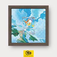 Victini MEP 102 als Extended Art Display im Echtholzrahmen mit UV-Schutz-Case und magnetischer Wandhalterung von TCGplate.