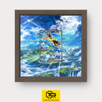 Zapdos ex MEW 202 als Extended Art Display im Echtholzrahmen mit UV-Schutz-Case und magnetischer Wandhalterung von TCGplate.